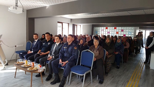 Sayın Kaymakamımız Abdulkadir ZENGİN, “En İyi Narkotik Polisi; Anne” Projesi Kapsamında Farkındalık Seminerine Katıldı.